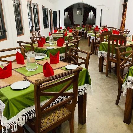Randiyaepiliyagoda Resort Avissawella Buitenkant foto