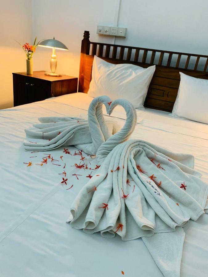 Randiyaepiliyagoda Resort Avissawella Buitenkant foto