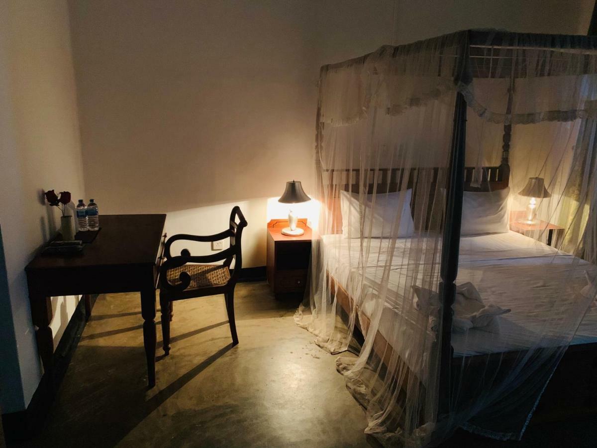 Randiyaepiliyagoda Resort Avissawella Buitenkant foto