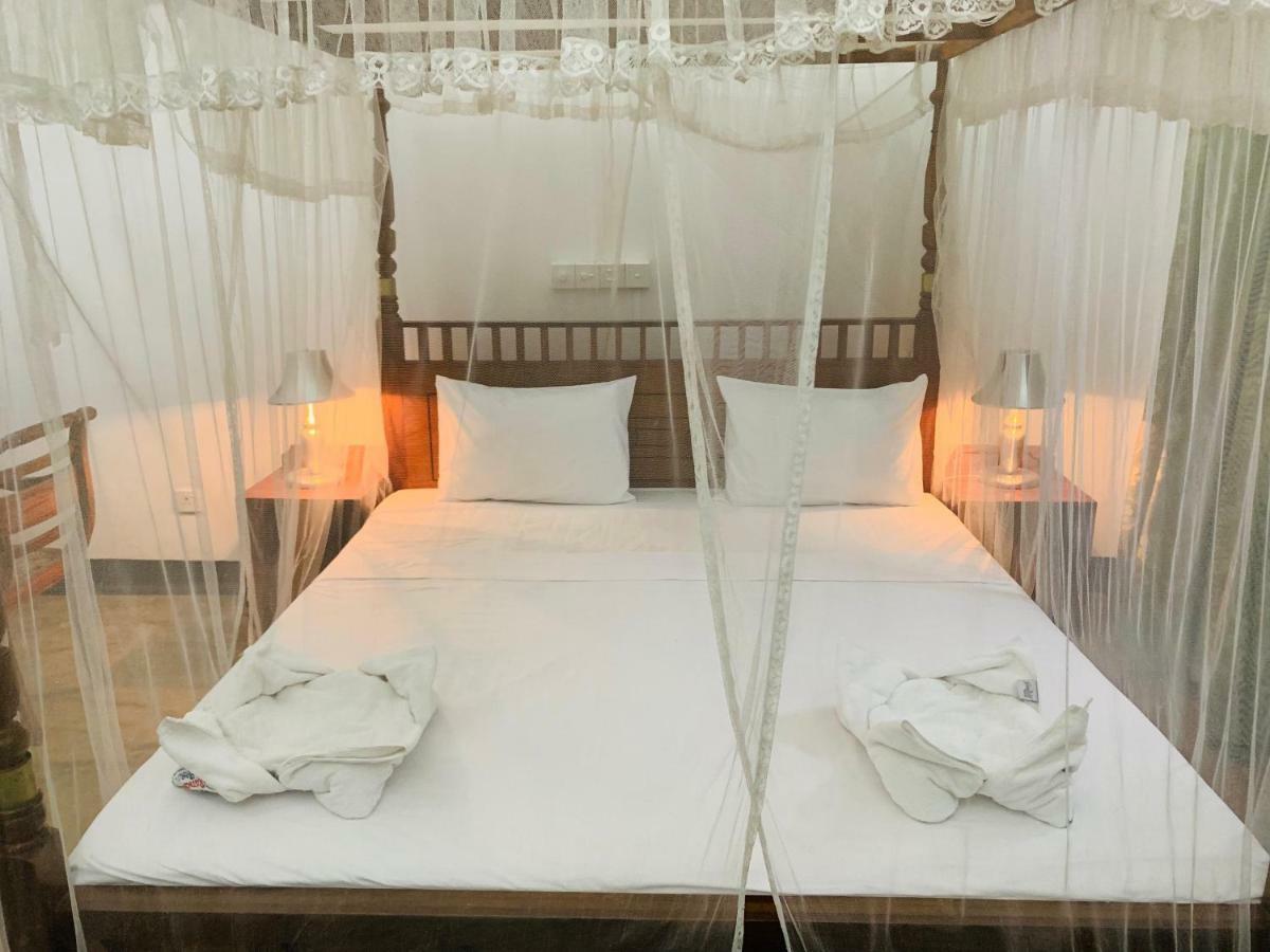 Randiyaepiliyagoda Resort Avissawella Buitenkant foto